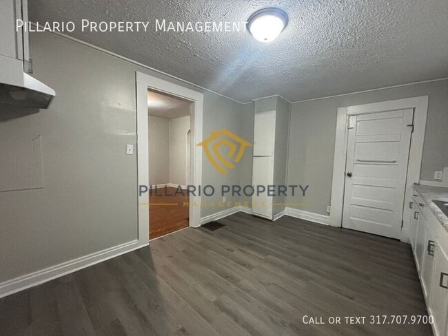 Building Photo - 1025 W 35th St