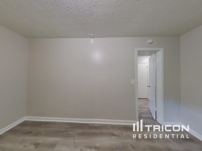 Building Photo - 5708 St Thomas Dr