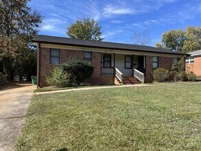 Building Photo - COMING SOON!!!  Spacious 2 Bed, 1 Bath Minutes from Uptown