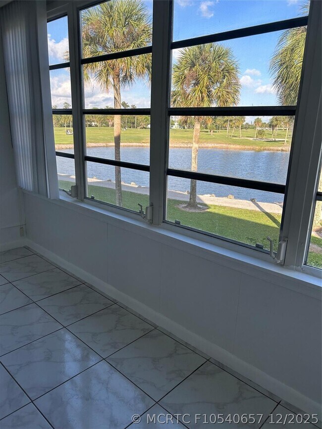 Building Photo - 7807 Golf Cir Dr