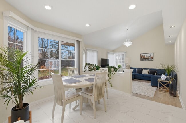 Building Photo - 1107 Popes Creek Cir