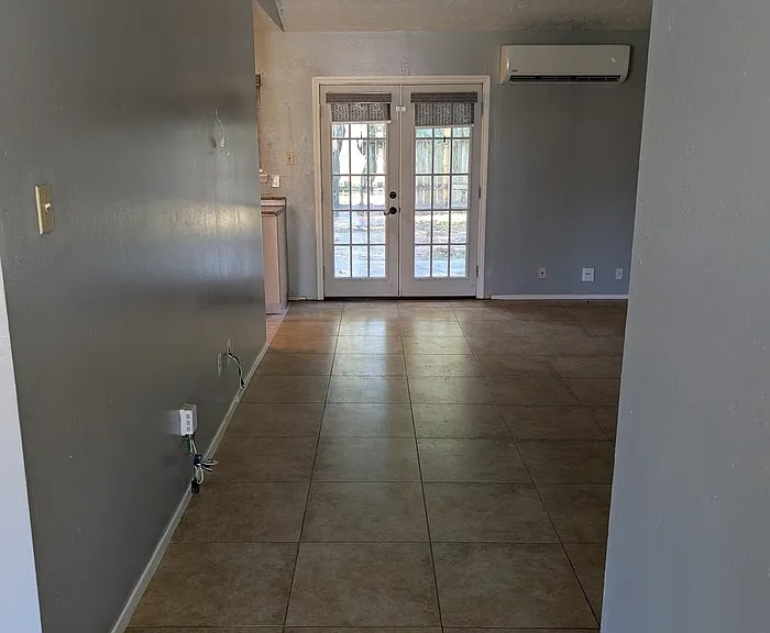 Building Photo - 23107 Summergate Dr