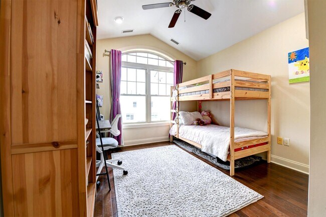 Building Photo - 1625 Paterson Plank Rd