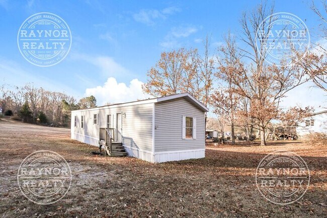 Building Photo - 756 Cooke Rd