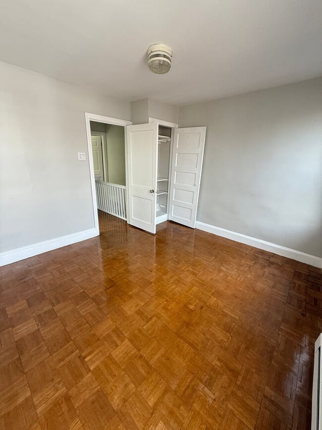 Building Photo - Beautiful 2BR home in Port Richmond