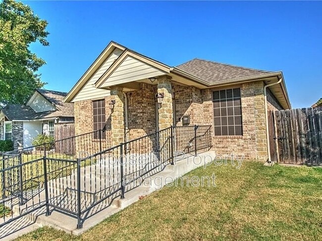 Primary Photo - 2102 Lonnie Ln