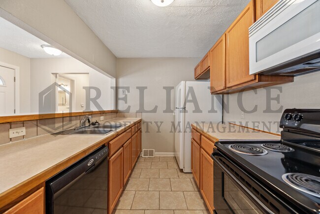 Building Photo - 5106 E Pawnee St