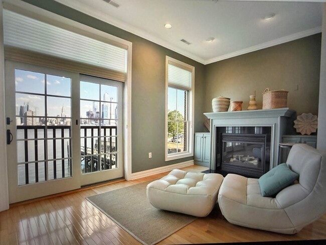 Primary Photo - 3 Regency Pl