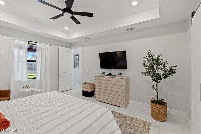 Building Photo - 2709 6th St W