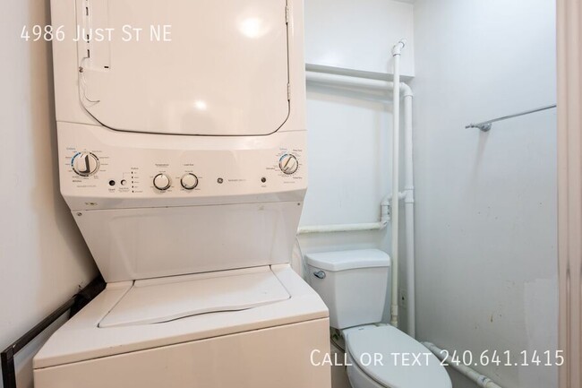 Building Photo - 4986 Just St NE