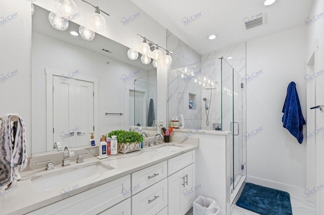 Building Photo - 2620 Valley View Ln