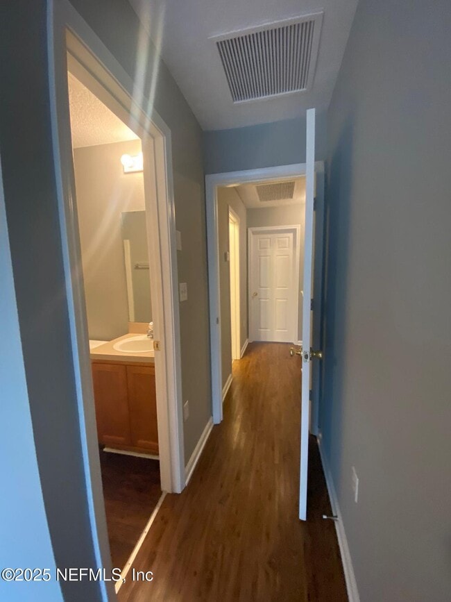 Building Photo - 8465 McGirts Village Ln