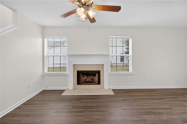 Building Photo - 275 Cottonwood Creek Cir