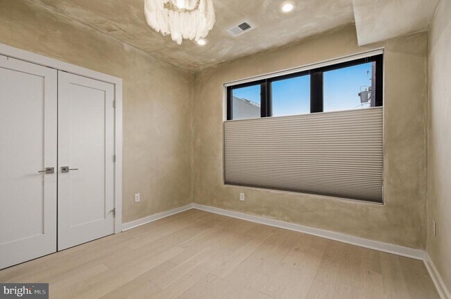 Building Photo - 531 Kennedy St NW