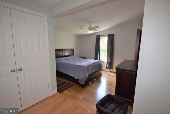 Building Photo - 8811 Badger Dr