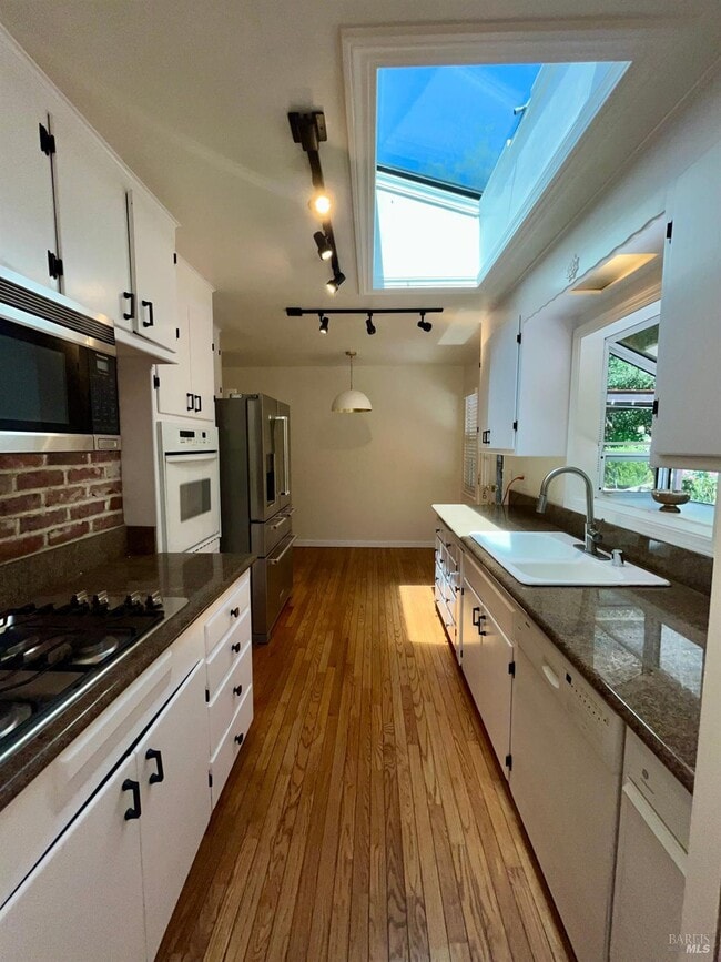 Building Photo - 323 Rheem Blvd