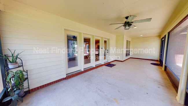 Building Photo - 11881 Honey Locust Dr