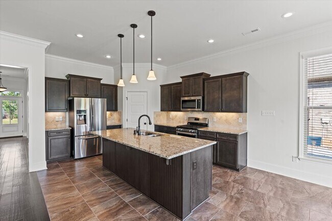 Building Photo - 121 Hilltop Ridge Dr