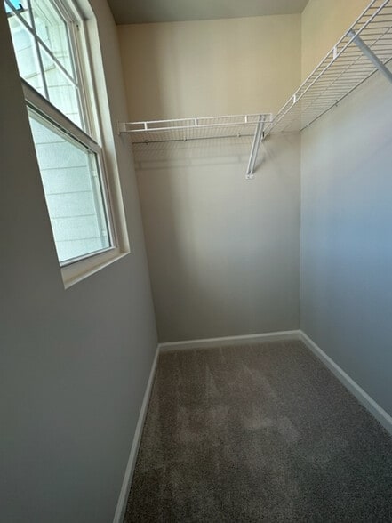 Building Photo - Room in Townhome on Kipp Ln