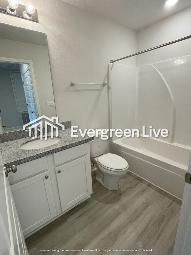 Building Photo - 9779 Fowler Ave