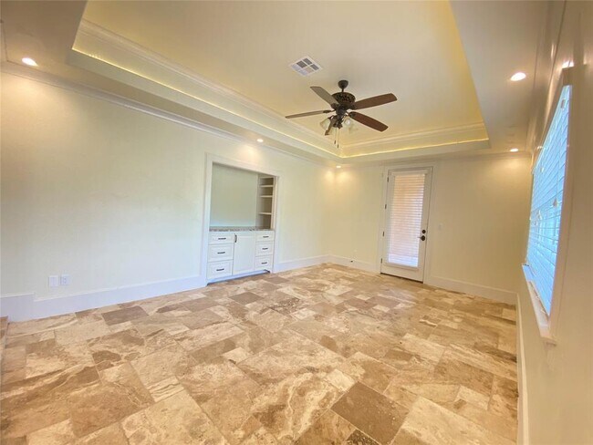 Building Photo - 102 Long Point Cove