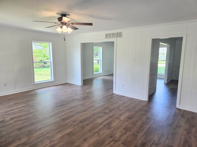 Building Photo - 1441 Stonegate Pass