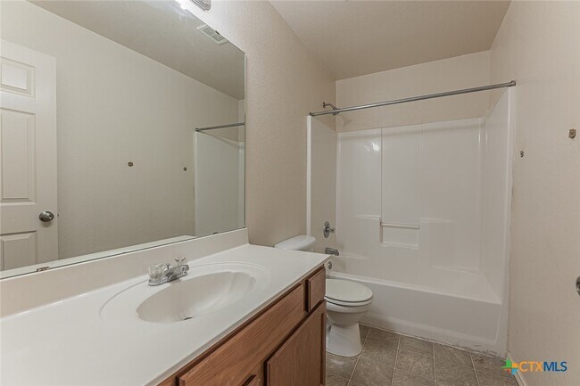 Building Photo - 2406 Waterfall Dr