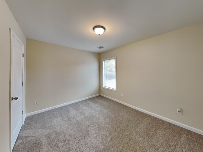 Building Photo - 2609 Bluestone Dr SW