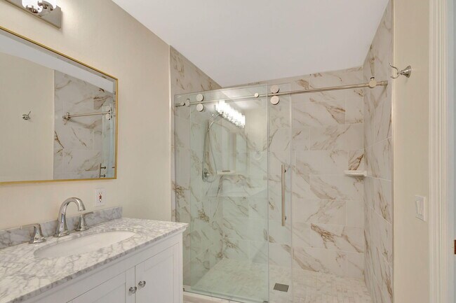 Building Photo - 13796 Yarmouth Dr