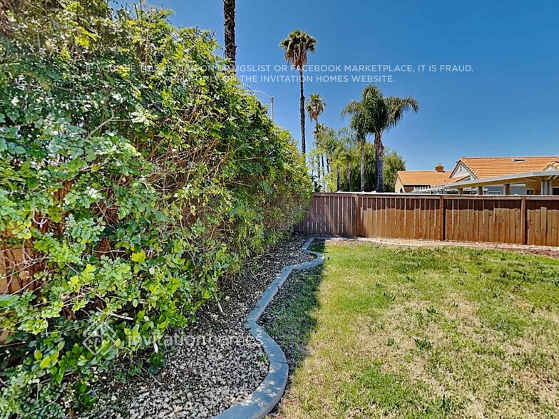 Building Photo - 28121 Orangegrove Ave
