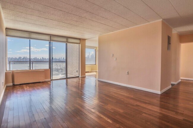 Building Photo - 9060 PALISADE Ave