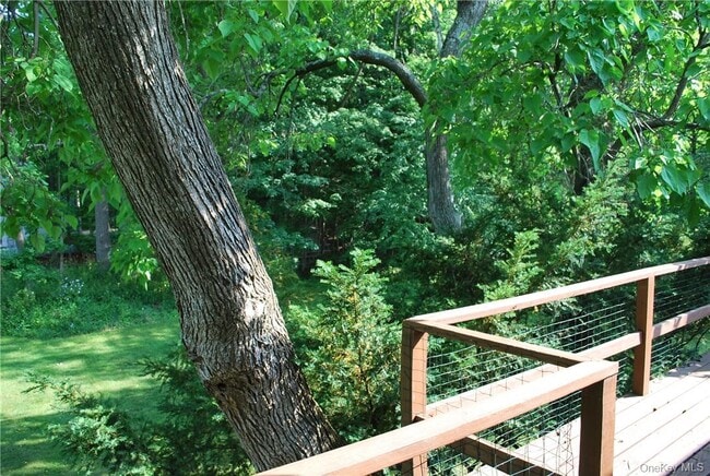 Building Photo - 249 Pine Island Turnpike