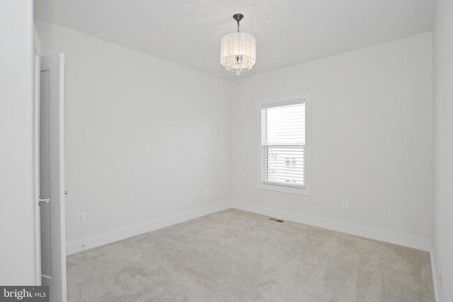 Building Photo - 44734 Roosevelt Sq