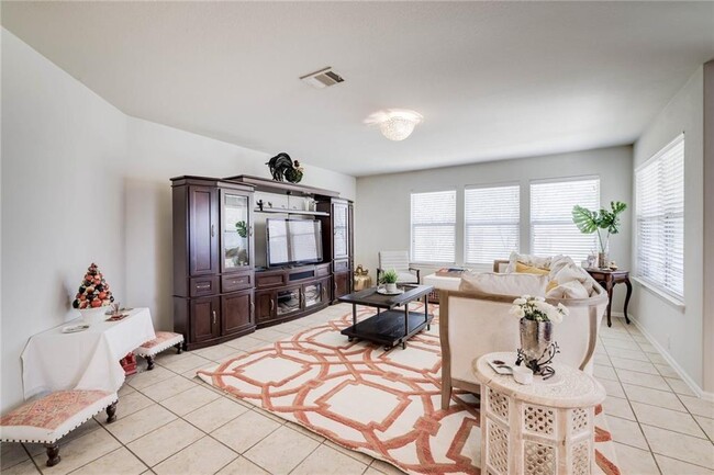 Building Photo - 772 Kingfisher Ln