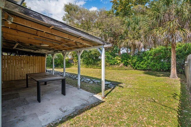 Building Photo - 819 SW 13 Street Fort Lauderdale, FL 33315