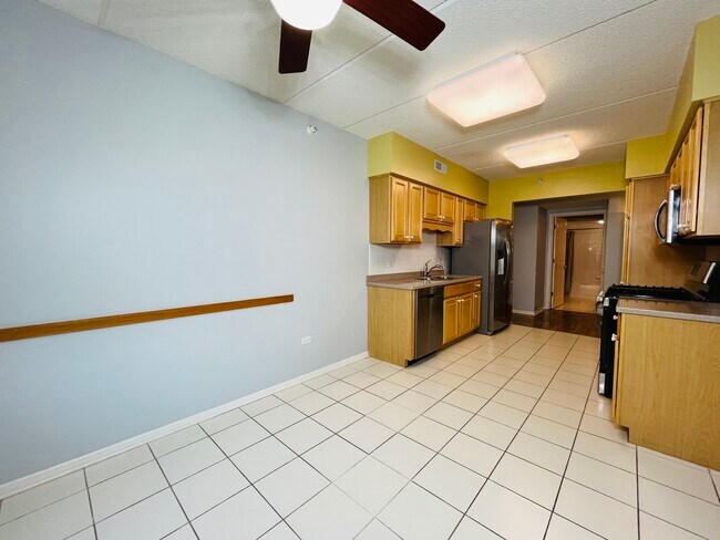 Building Photo - 11 S Wille St