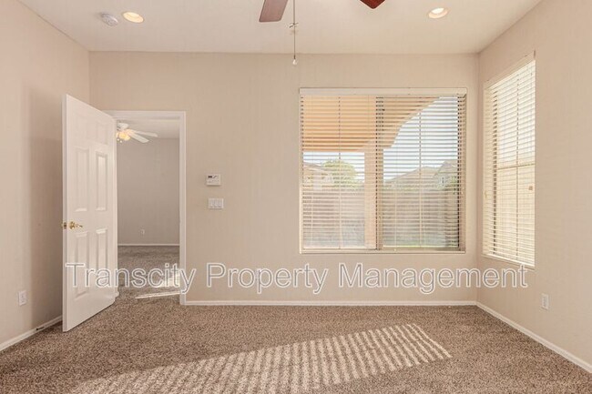 Building Photo - 3723 E Linda Ct