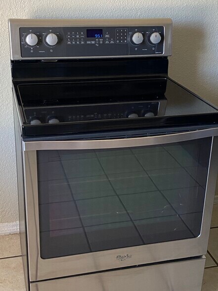 Building Photo - 306 E 31st St