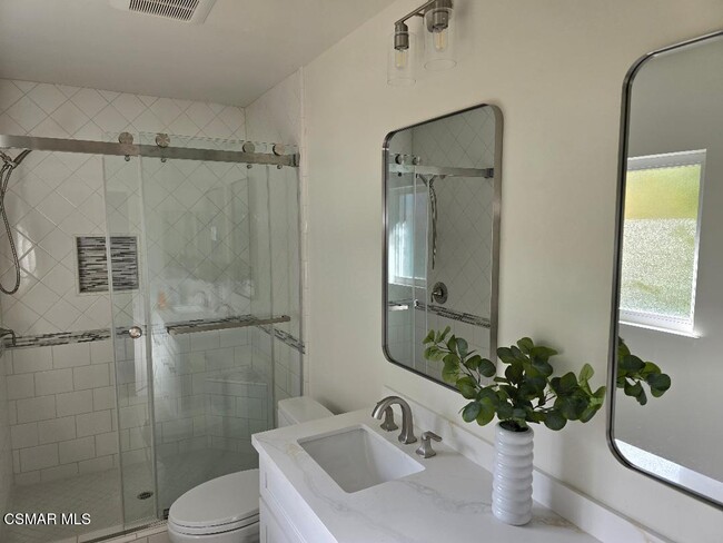 Building Photo - 1404 Suffolk Ave