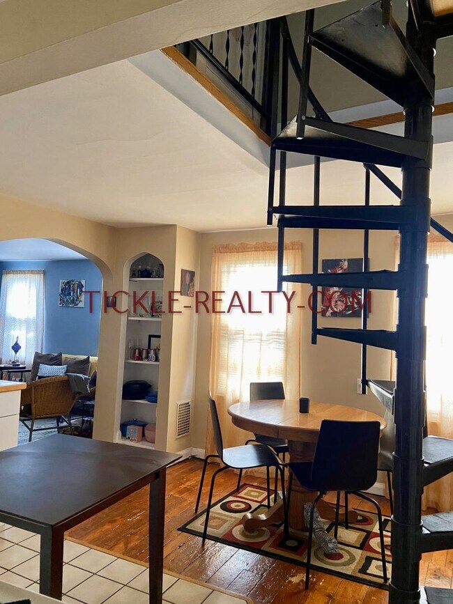 Building Photo - 195 Meigs St