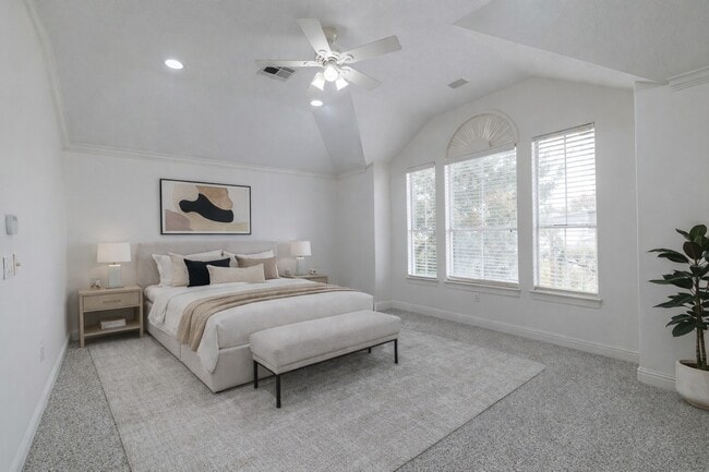 Building Photo - 702 Asbury St