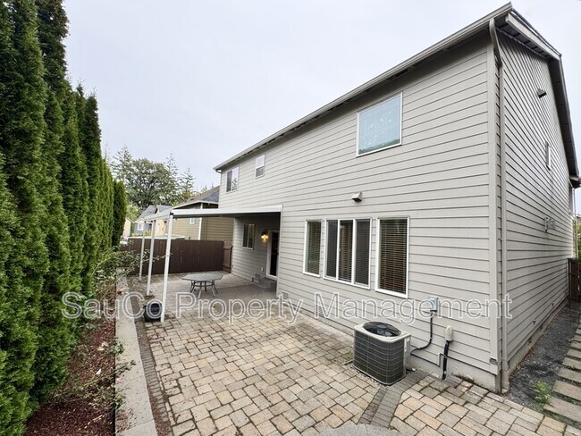Building Photo - 11877 NW Cedar Ct