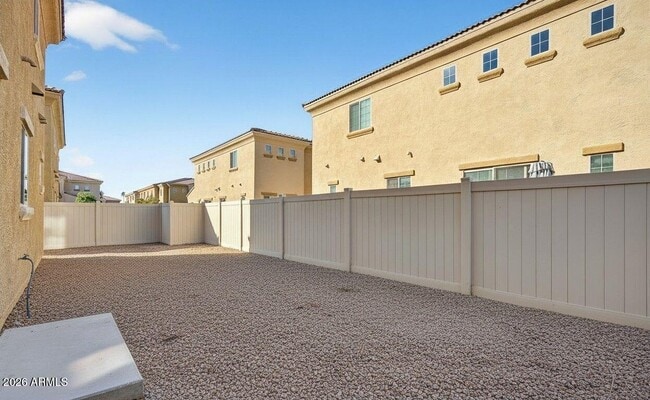 Building Photo - 1367 S Country Club Dr