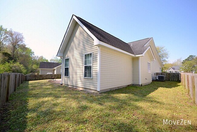 Building Photo - 1718 Heatherstone Ln