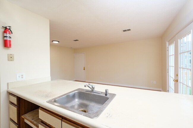 Building Photo - 40 South Ave