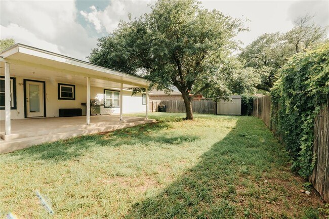 Building Photo - 17506 Bottle Springs Ln