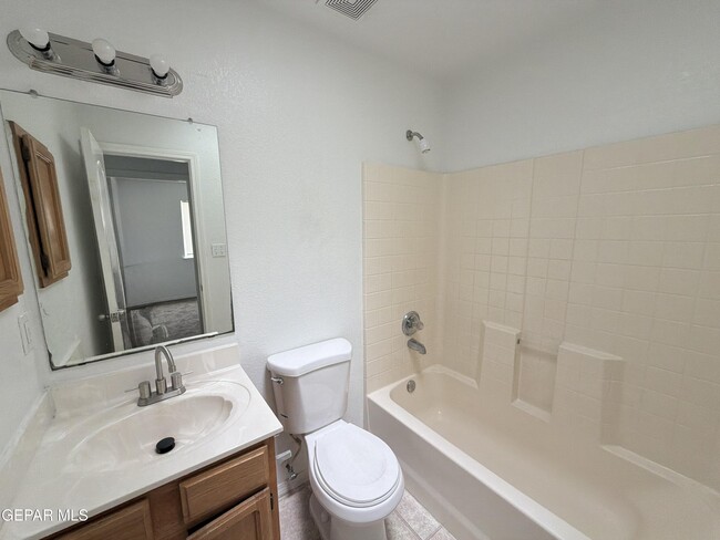 Building Photo - 12501 Sombra Fuerte Dr