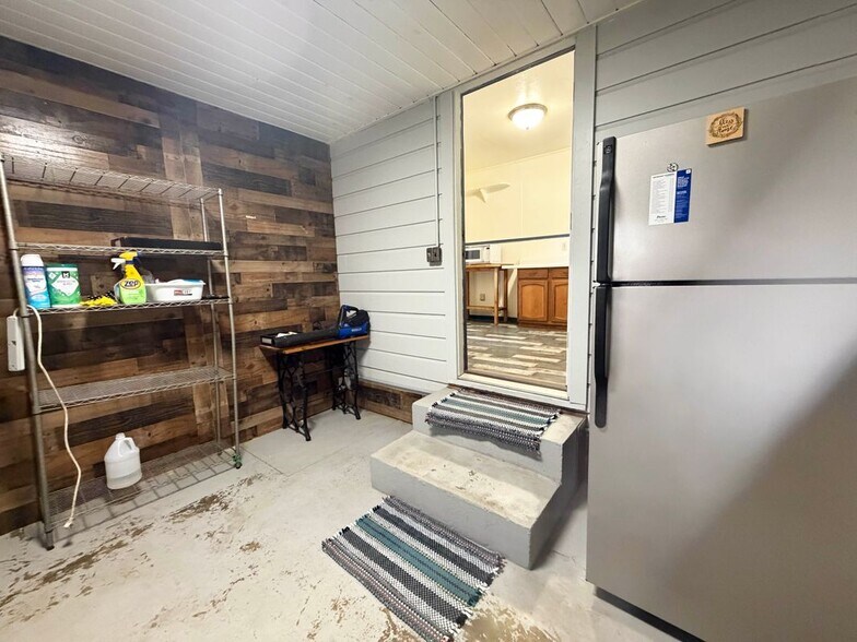 Building Photo - 2036 NW 31st Ave