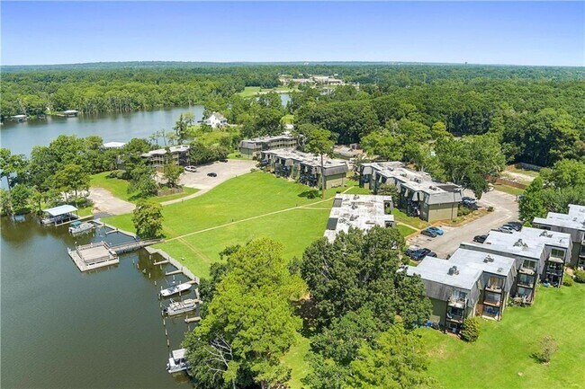 Building Photo - 337 Riverbend Dr