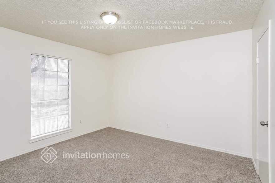 Building Photo - 9422 Cedar Point Cir